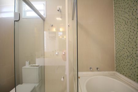Casa para alugar com 210m², 4 quartos e 3 vagasBanheiro da Suíte 2