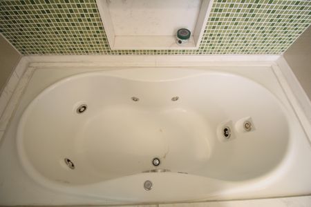 Casa para alugar com 210m², 4 quartos e 3 vagasBanheiro da Suíte 2 - Banheira
