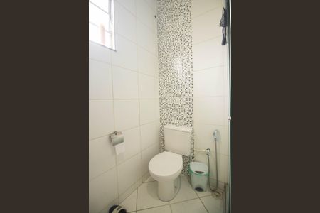 Casa para alugar com 130m², 2 quartos e sem vaga Casa para alugar com 130m², 2 quartos e sem vagaBanheiro da Suíte 1