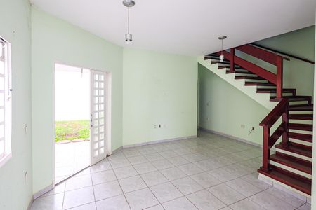 Sala de casa de condomínio para alugar com 4 quartos, 132m² em Portal das Acácias, Indaiatuba