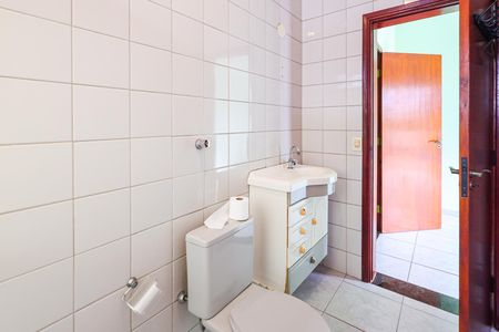 Casa de condomínio para alugar com 132m², 4 quartos e 2 vagas Casa de condomínio para alugar com 132m², 4 quartos e 2 vagasBanheiro da Suíte