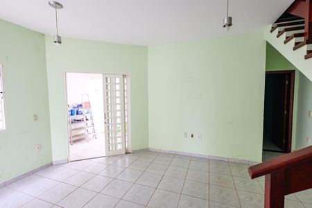 Casa de condomínio para alugar com 132m², 4 quartos e 2 vagas Casa de condomínio para alugar com 132m², 4 quartos e 2 vagasSala
