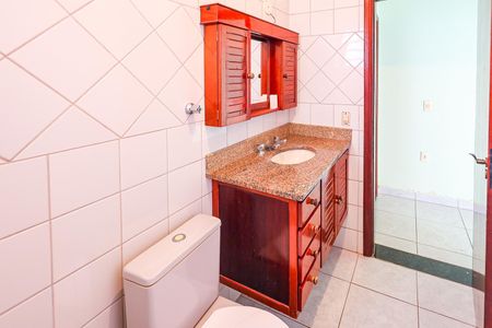 Casa de condomínio para alugar com 132m², 4 quartos e 2 vagas Casa de condomínio para alugar com 132m², 4 quartos e 2 vagasLavabro