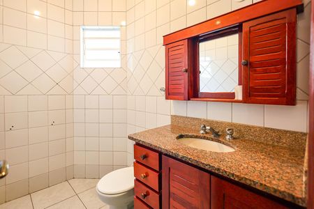 Casa de condomínio para alugar com 132m², 4 quartos e 2 vagas Casa de condomínio para alugar com 132m², 4 quartos e 2 vagasLavabro