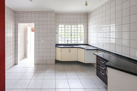 Casa de condomínio para alugar com 132m², 4 quartos e 2 vagas Casa de condomínio para alugar com 132m², 4 quartos e 2 vagasCozinha