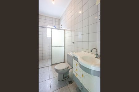 Casa de condomínio para alugar com 132m², 4 quartos e 2 vagas Casa de condomínio para alugar com 132m², 4 quartos e 2 vagasBanheiro da Suíte