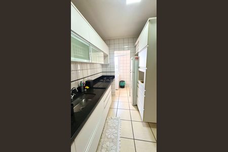 Cozinha de apartamento para alugar com 3 quartos, 80m² em Parque Amazonia, Goiânia
