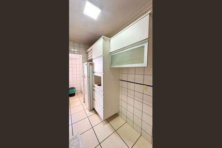 Cozinha de apartamento para alugar com 3 quartos, 80m² em Parque Amazonia, Goiânia