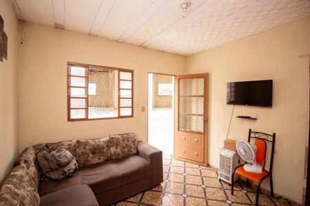 Sala de casa para alugar com 4 quartos, 140m² em Jardim Pérola, Contagem