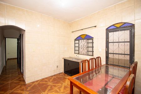 Casa para alugar com 135m², 3 quartos e sem vaga Casa para alugar com 135m², 3 quartos e sem vagaCozinha e Área de Serviço