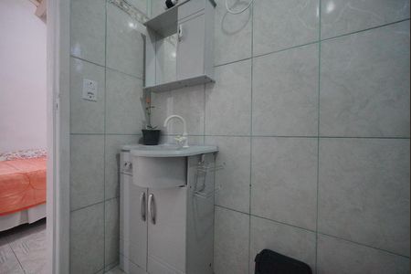 Banheiro de kitnet/studio para alugar com 1 quarto, 40m² em Monte Verde, Florianópolis