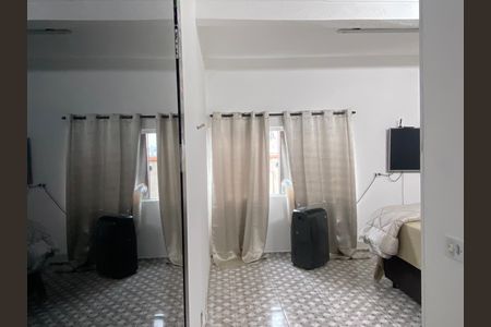 Casa à venda com 600m², 6 quartos e 2 vagas Casa à venda com 600m², 6 quartos e 2 vagasQuarto 5