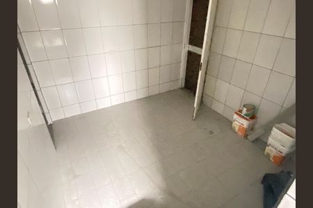 Casa à venda com 600m², 6 quartos e 2 vagas Casa à venda com 600m², 6 quartos e 2 vagasQuarto 6