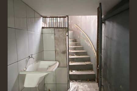 Casa à venda com 600m², 6 quartos e 2 vagas Casa à venda com 600m², 6 quartos e 2 vagasÁrea externa - Área de Serviço