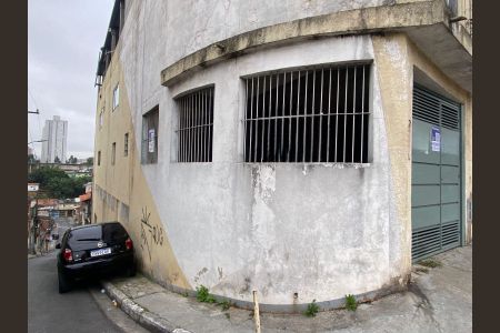Casa à venda com 600m², 6 quartos e 2 vagas Casa à venda com 600m², 6 quartos e 2 vagasFachada