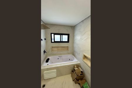 Banheiro  de casa à venda com 3 quartos, 257m² em Morada dos Pássaros, Barueri