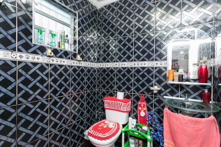 Casa para alugar com 60m², 2 quartos e 1 vaga Casa para alugar com 60m², 2 quartos e 1 vagaBanheiro Social