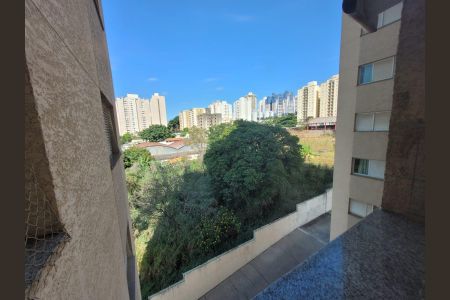 Apartamento à venda com 132m², 4 quartos e 3 vagas Apartamento à venda com 132m², 4 quartos e 3 vagasVista
