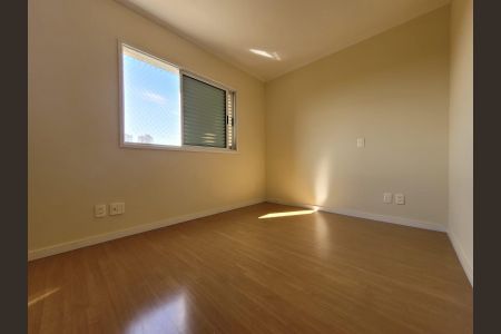 Apartamento à venda com 132m², 4 quartos e 3 vagas Apartamento à venda com 132m², 4 quartos e 3 vagasQuarto
