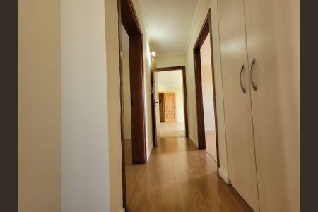 Corredor de apartamento à venda com 4 quartos, 132m² em Mansões Santo Antônio, Campinas
