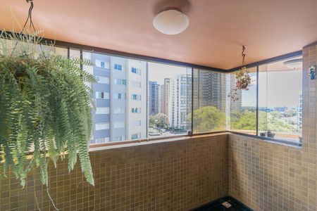 Apartamento à venda com 165m², 3 quartos e 2 vagas Apartamento à venda com 165m², 3 quartos e 2 vagasVaranda