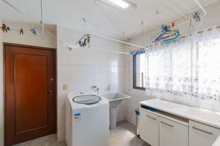 Apartamento à venda com 165m², 3 quartos e 2 vagas Apartamento à venda com 165m², 3 quartos e 2 vagasÁrea de Serviço