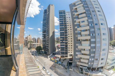 Apartamento à venda com 165m², 3 quartos e 2 vagas Apartamento à venda com 165m², 3 quartos e 2 vagasVista