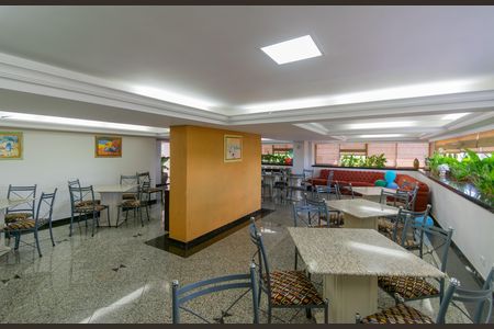 Apartamento à venda com 165m², 3 quartos e 2 vagas Apartamento à venda com 165m², 3 quartos e 2 vagasÁrea externa