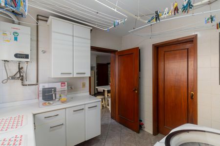 Apartamento à venda com 165m², 3 quartos e 2 vagas Apartamento à venda com 165m², 3 quartos e 2 vagasÁrea de Serviço