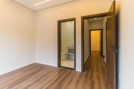 Casa de condomínio para alugar com 260m², 3 quartos e 5 vagasSuíte 2