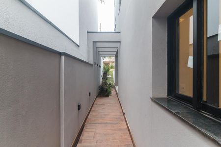 Casa de condomínio para alugar com 260m², 3 quartos e 5 vagasCorredor Lateral