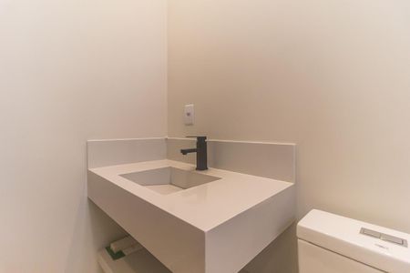Casa de condomínio para alugar com 260m², 3 quartos e 5 vagasBanheiro da Suíte 1