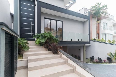 Casa de condomínio para alugar com 260m², 3 quartos e 5 vagasFachada