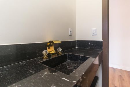 Casa de condomínio para alugar com 260m², 3 quartos e 5 vagasBanheiro da Suíte 3