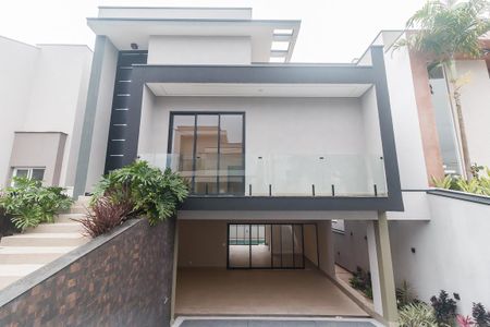 Casa de condomínio para alugar com 260m², 3 quartos e 5 vagasFachada