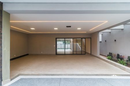 Casa de condomínio para alugar com 260m², 3 quartos e 5 vagasGaragem