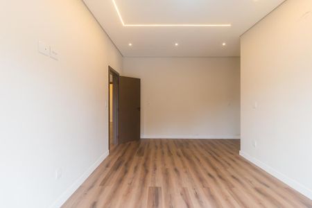 Casa de condomínio para alugar com 260m², 3 quartos e 5 vagasSuíte 3