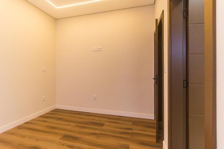 Casa de condomínio para alugar com 260m², 3 quartos e 5 vagasSuíte 1