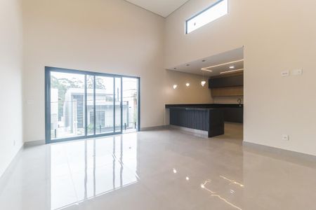 Casa de condomínio para alugar com 270m², 3 quartos e 4 vagasSala