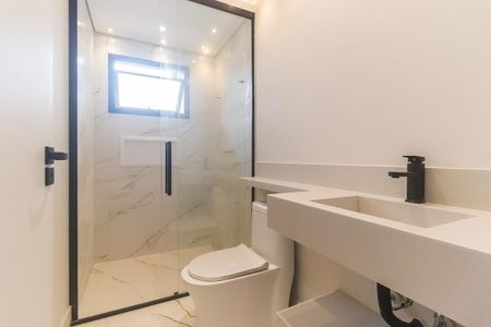 Casa de condomínio para alugar com 270m², 3 quartos e 4 vagasBanheiro da Suíte 2