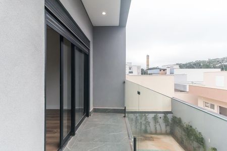 Casa de condomínio para alugar com 270m², 3 quartos e 4 vagasVaranda do Quarto 2