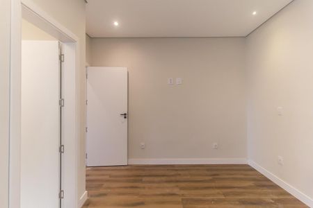 Casa de condomínio para alugar com 270m², 3 quartos e 4 vagasQuarto 1 - Suíte 1