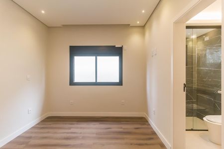Casa de condomínio para alugar com 270m², 3 quartos e 4 vagasQuarto 1 - Suíte 1