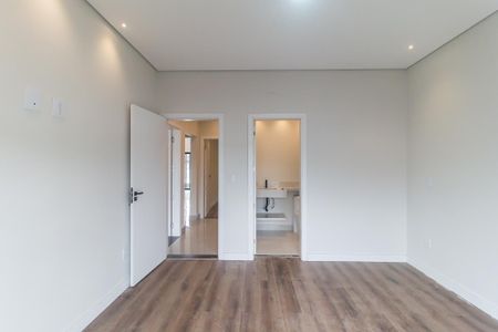 Casa de condomínio para alugar com 270m², 3 quartos e 4 vagasQuarto 3 - Suíte 3