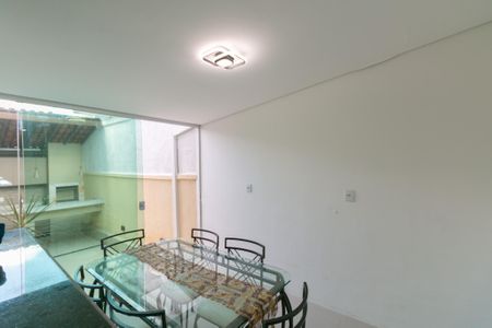 Apartamento para alugar com 130m², 3 quartos e 1 vaga