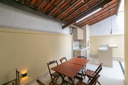 Apartamento para alugar com 130m², 3 quartos e 1 vaga