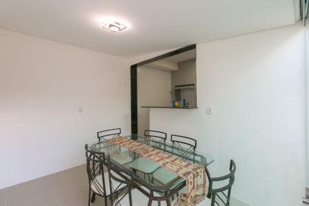 Apartamento para alugar com 130m², 3 quartos e 1 vaga