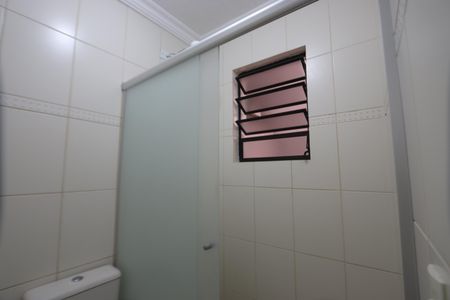 Casa para alugar com 100m², 2 quartos e 2 vagasBanheiro da Suíte