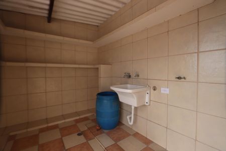 Casa para alugar com 100m², 2 quartos e 2 vagasLavanderia
