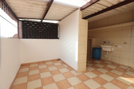 Casa para alugar com 100m², 2 quartos e 2 vagasLavanderia
